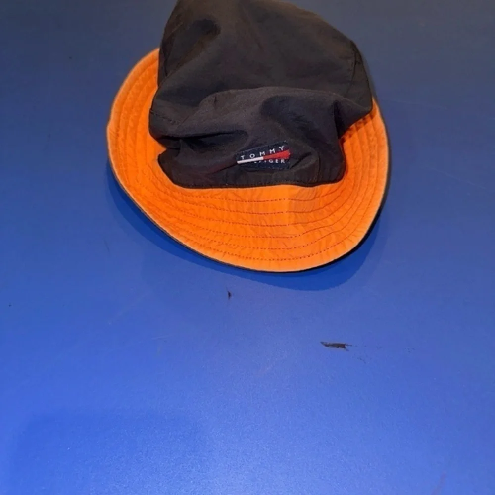 Youth Y2K Hilfiger‎ Bucket Hat reversible blue and orange